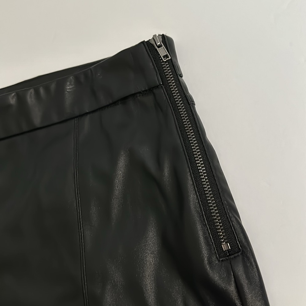 Idem Ditto Black Faux Leather Skinny Pants NWOT Women Size MED Vegan High Rise - Picture 4 of 16